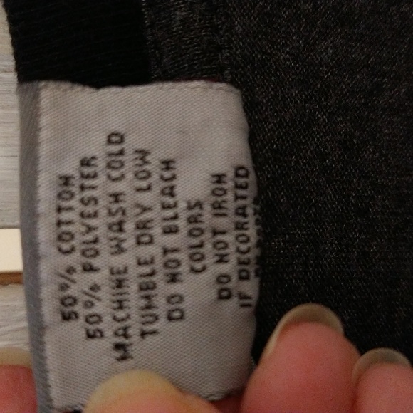 Red Dog Saloon T-shirt Sz Small - Picture 5 of 7